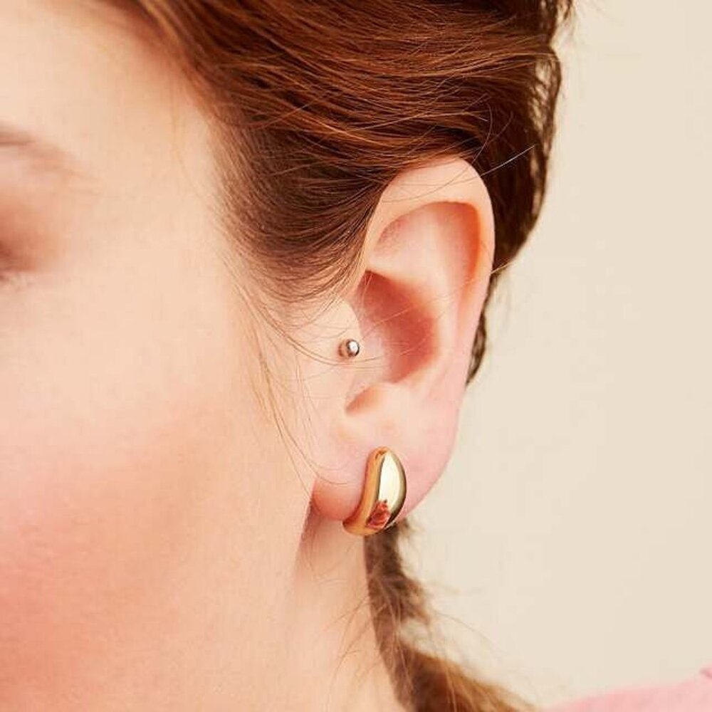 Mejuri Dome Huggies 18k Gold Vermeil 925 Sterling Silver - Picture 5 of 5